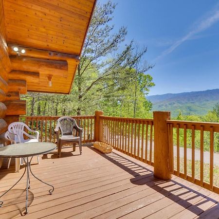 Idyllic Gatlinburg Cabin With Hot Tub And Balcony! 外观 照片