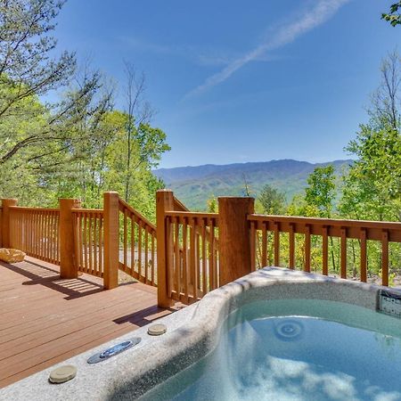 Idyllic Gatlinburg Cabin With Hot Tub And Balcony! 外观 照片