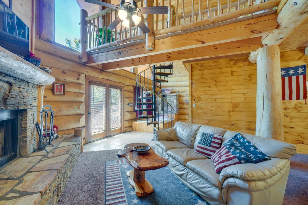 Idyllic Gatlinburg Cabin With Hot Tub And Balcony! 外观 照片