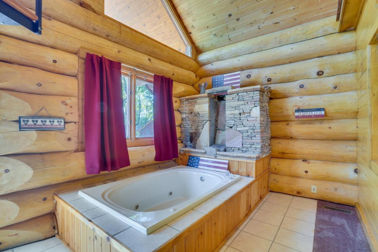 Idyllic Gatlinburg Cabin With Hot Tub And Balcony! 外观 照片