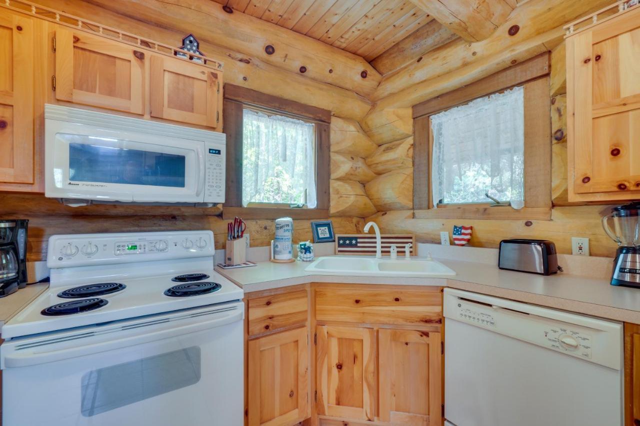 Idyllic Gatlinburg Cabin With Hot Tub And Balcony! 外观 照片