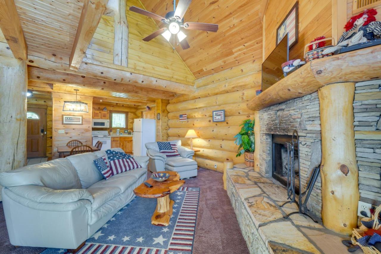 Idyllic Gatlinburg Cabin With Hot Tub And Balcony! 外观 照片