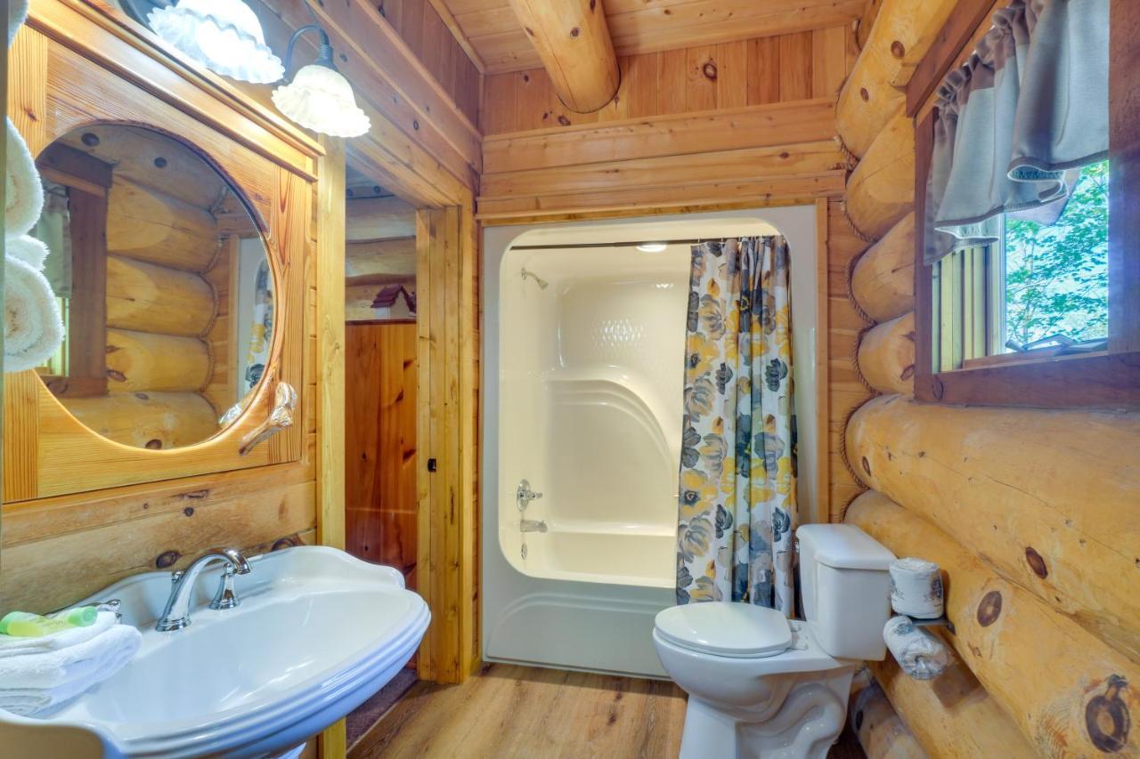 Idyllic Gatlinburg Cabin With Hot Tub And Balcony! 外观 照片