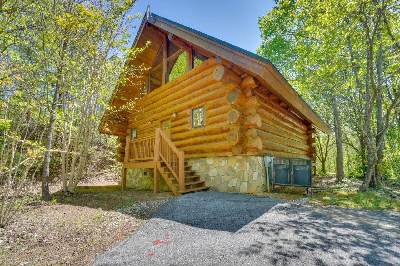Idyllic Gatlinburg Cabin With Hot Tub And Balcony! 外观 照片