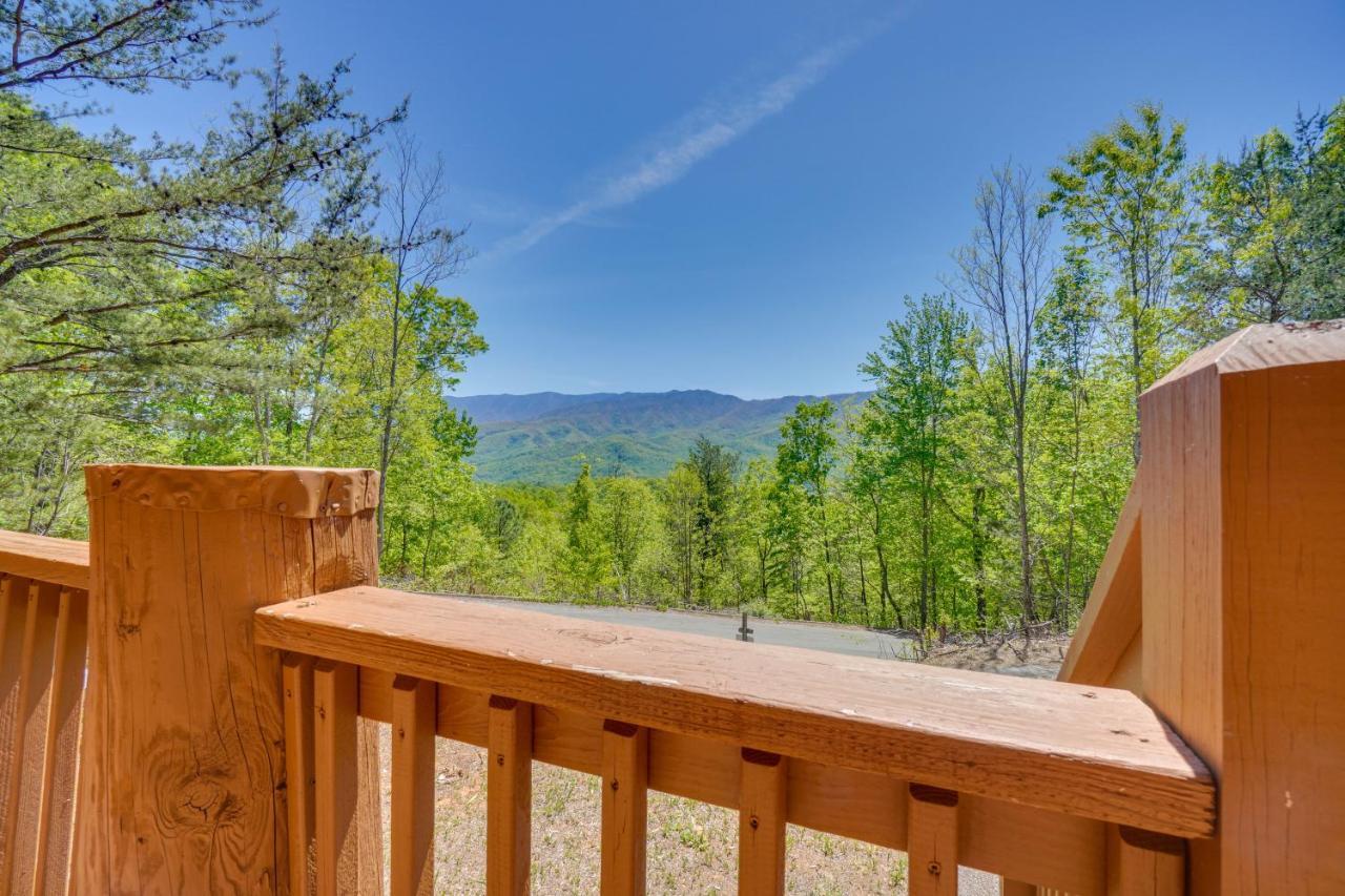 Idyllic Gatlinburg Cabin With Hot Tub And Balcony! 外观 照片